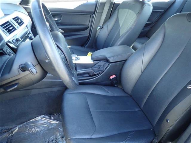 Used 2017 BMW 320i xDrive Sedan image 10