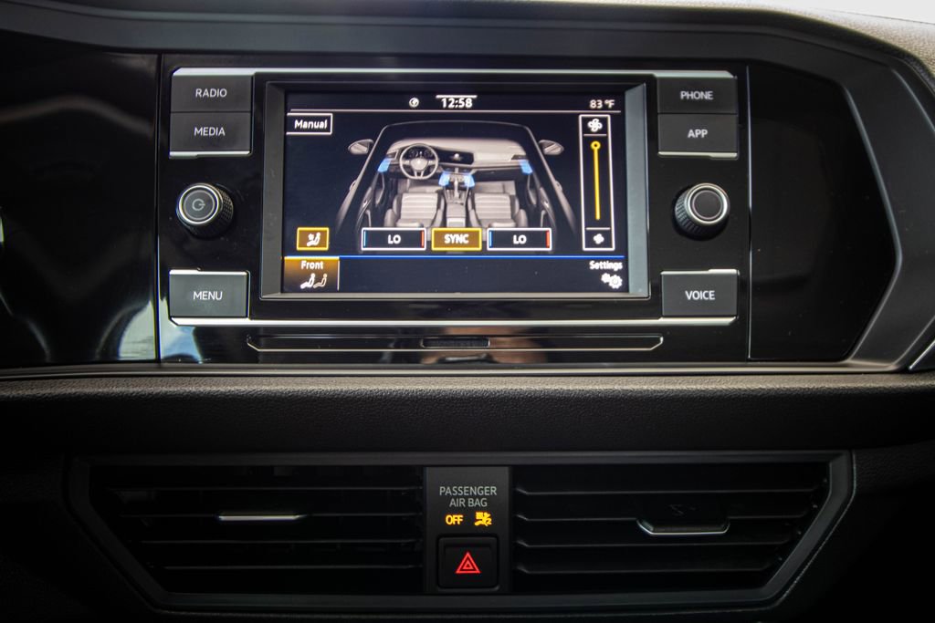 Certified 2022 Volkswagen Jetta SE image 42