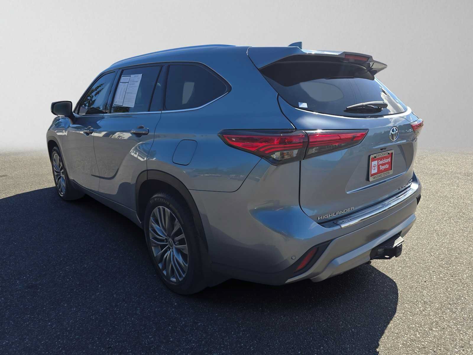 Used 2021 Toyota Highlander Platinum AWD/4WD image 5