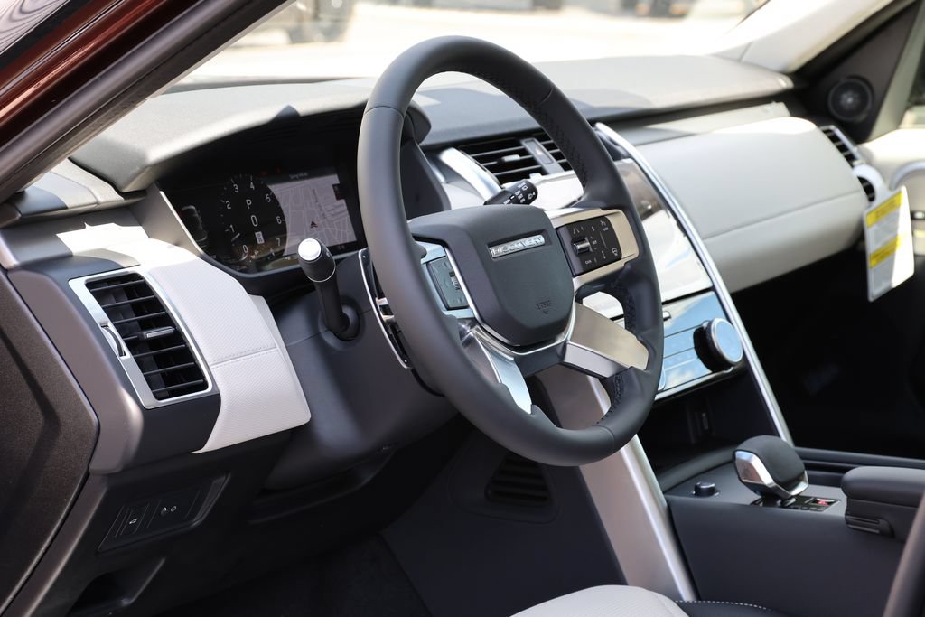 New 2026 Land Rover Discovery Limited Edition AWD/4WD image 14