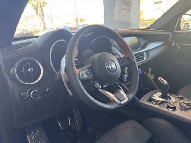 New 2025 Alfa Romeo Stelvio Sprint AWD/4WD image 6