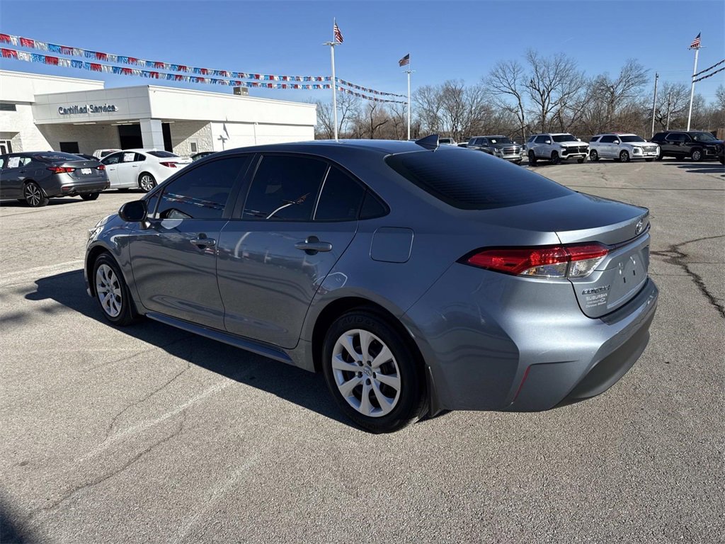 Used 2024 Toyota Corolla LE image 3