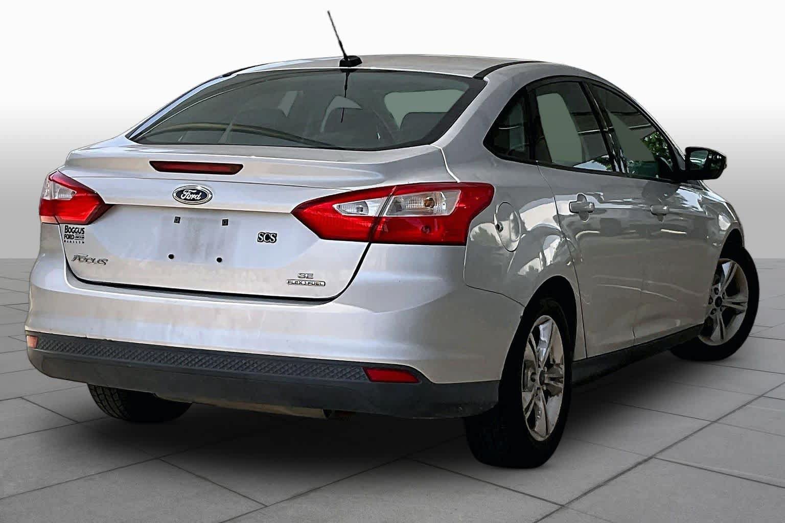 Used 2014 Ford Focus SE FWD image 12