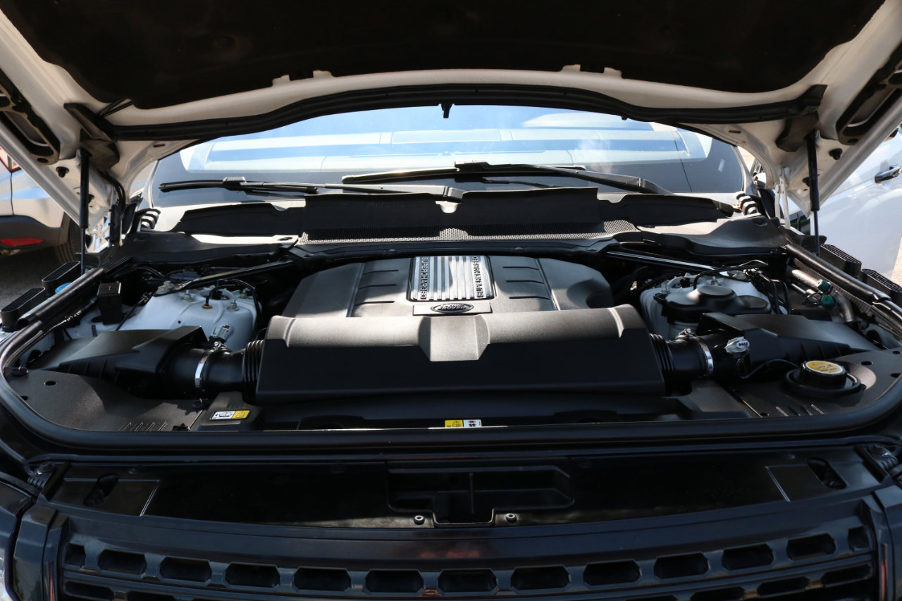 Used 2017 Land Rover Range Rover Supercharged image 63