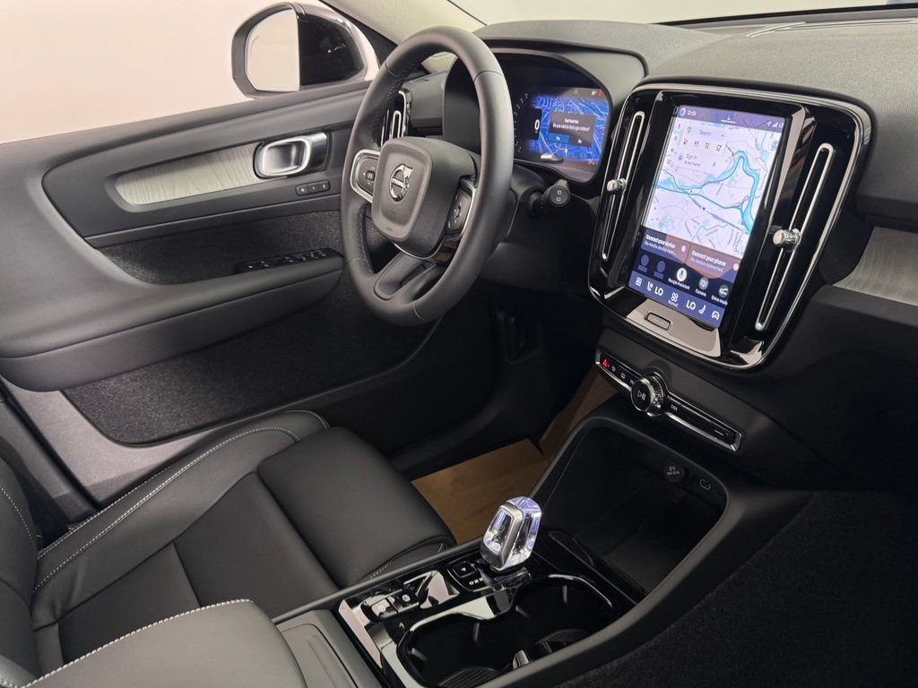 New 2026 Volvo XC40 B5 Plus w/ Protection Package Premier AWD/4WD image 8