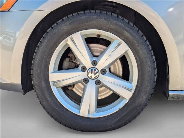Used 2014 Volkswagen Passat 1.8T SE FWD image 9