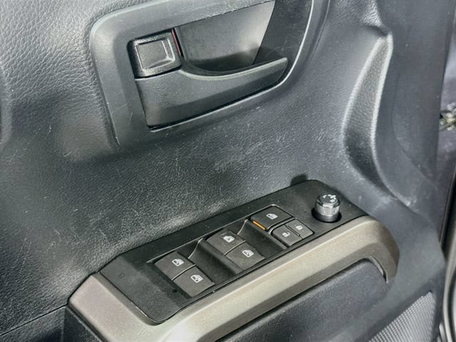 Used 2021 Toyota Tacoma SR5 AWD/4WD image 13