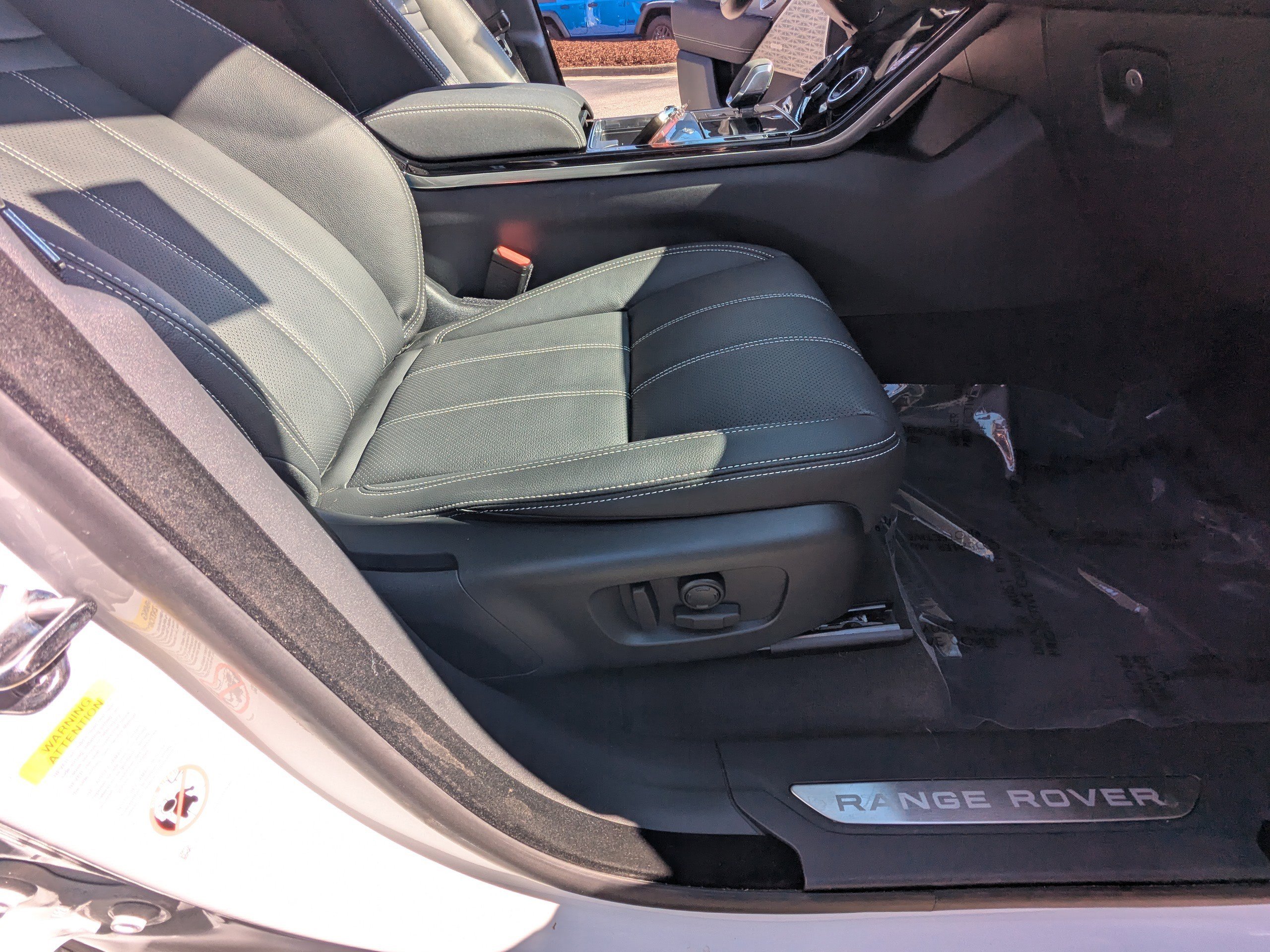 Used 2022 Land Rover Range Rover Velar S image 15