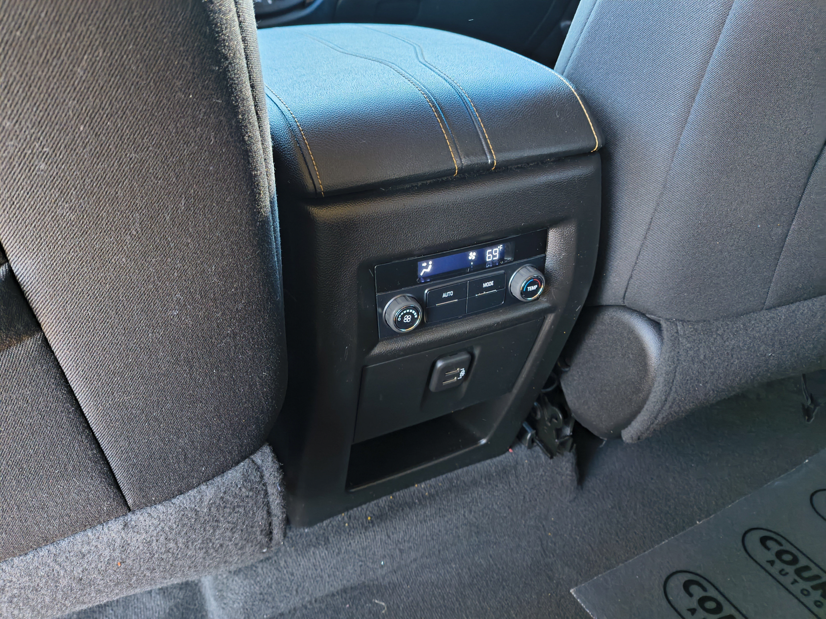 Used 2021 Chevrolet Traverse LT FWD image 14