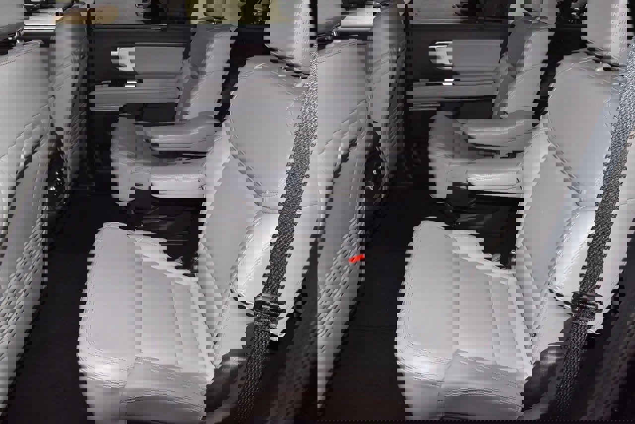 Certified 2025 Ford Expedition Active image 14