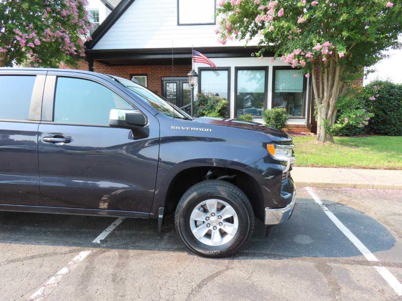 Used 2023 Chevrolet Silverado 1500 LT w/ Protection Package AWD/4WD image 11