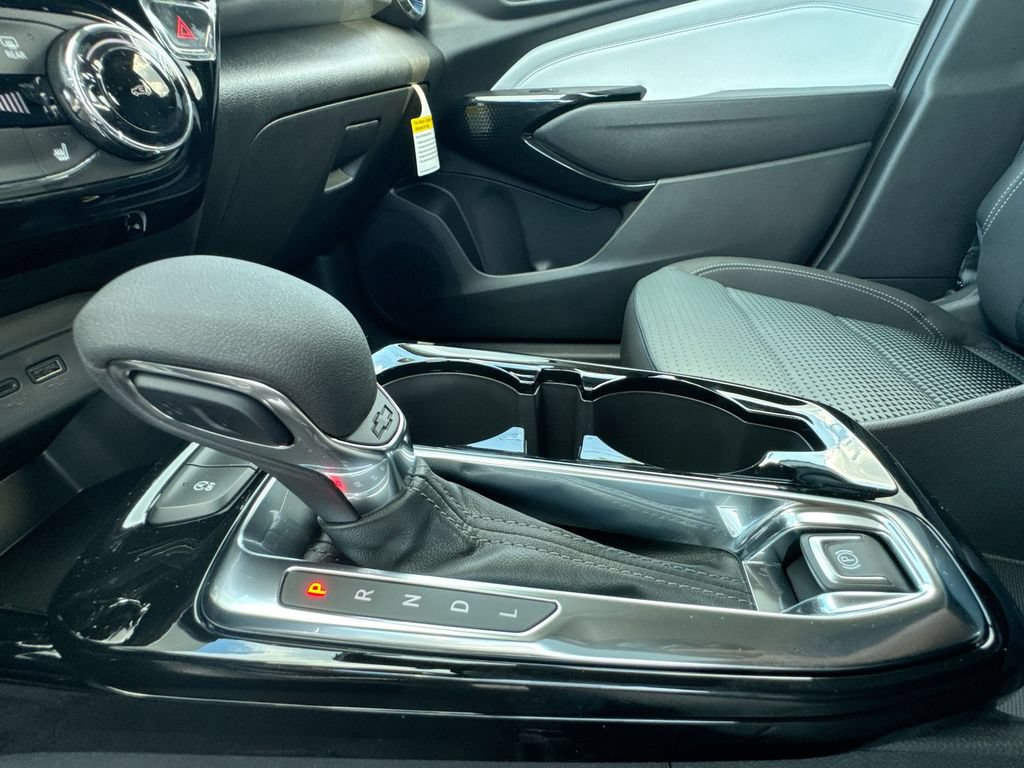 New 2026 Chevrolet Trax LT w/ LT Convenience Package FWD image 23
