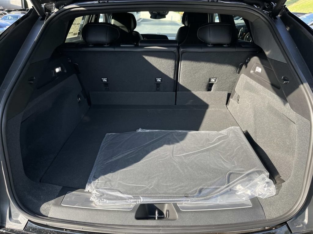 New 2026 Cadillac Lyriq Sport AWD/4WD image 11