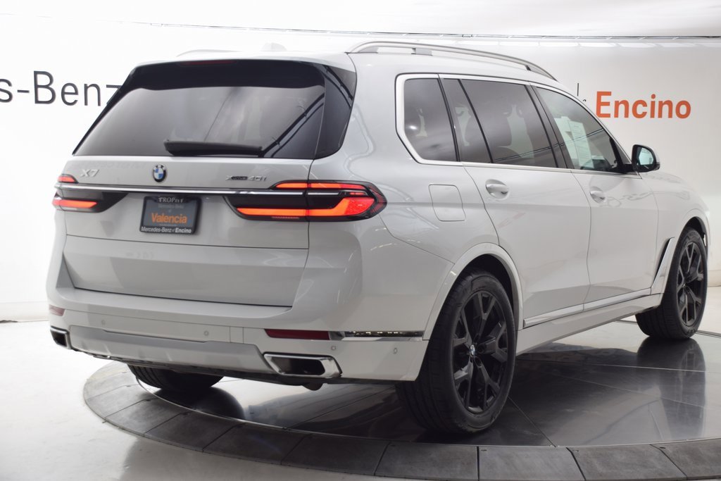 Used 2023 BMW X7 xDrive40i w/ Parking Assistance Package image 6