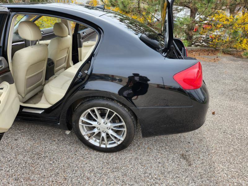 Used 2012 INFINITI G37 Journey w/ Premium Pkg image 18