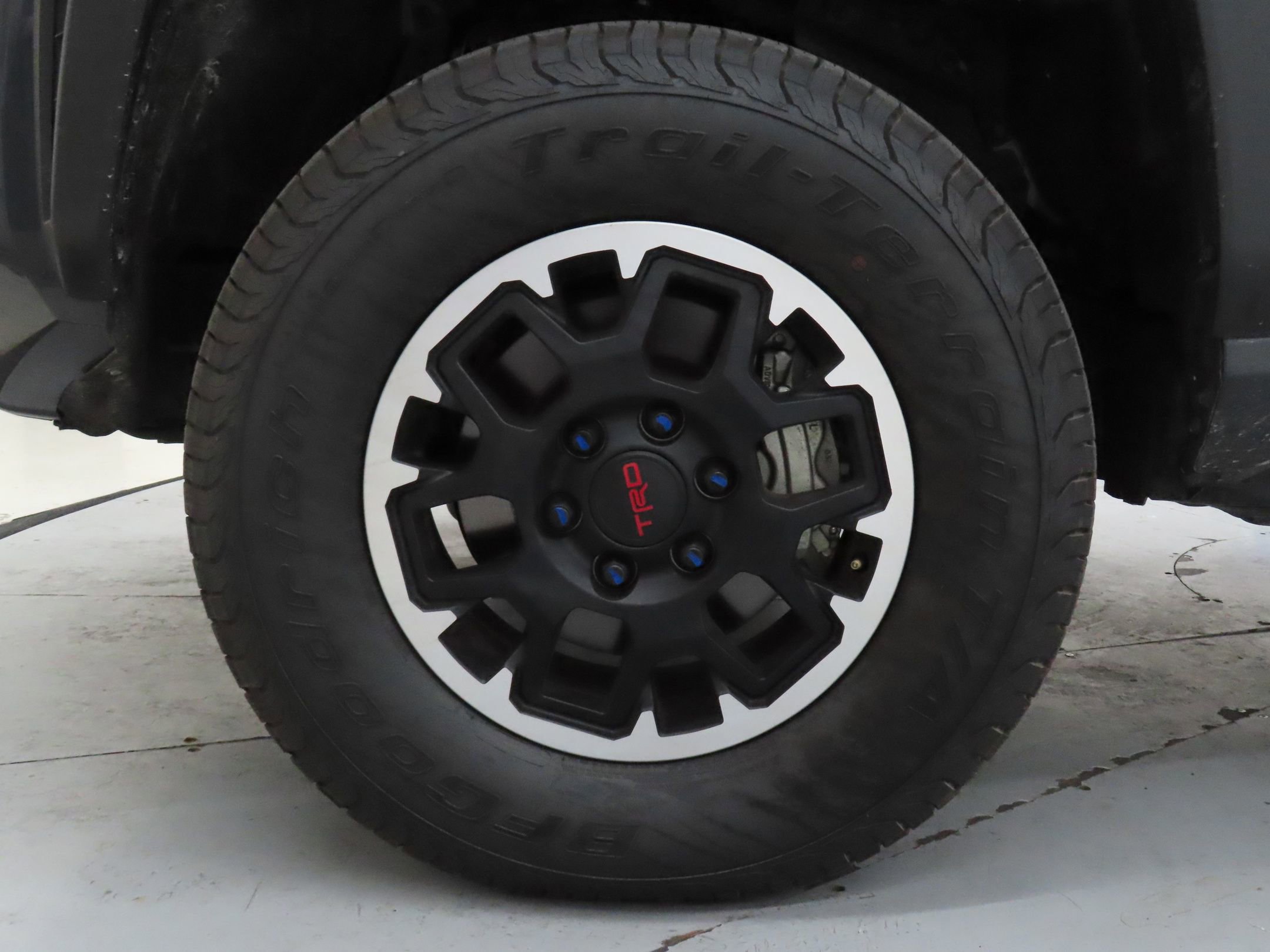 Used 2024 Toyota Tacoma TRD Off-Road AWD/4WD image 27