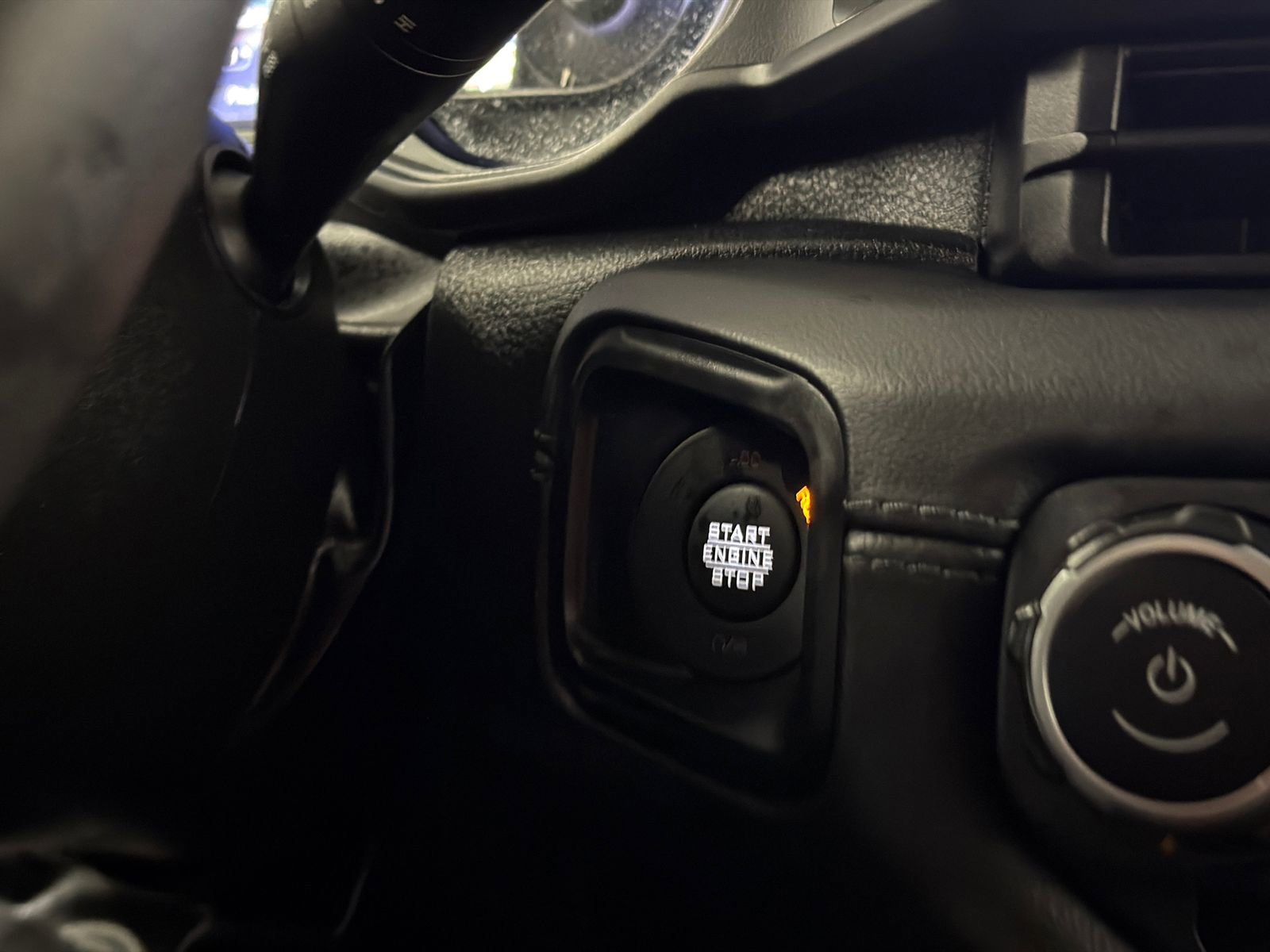 Used 2024 Jeep Wrangler Unlimited Sahara AWD/4WD image 26