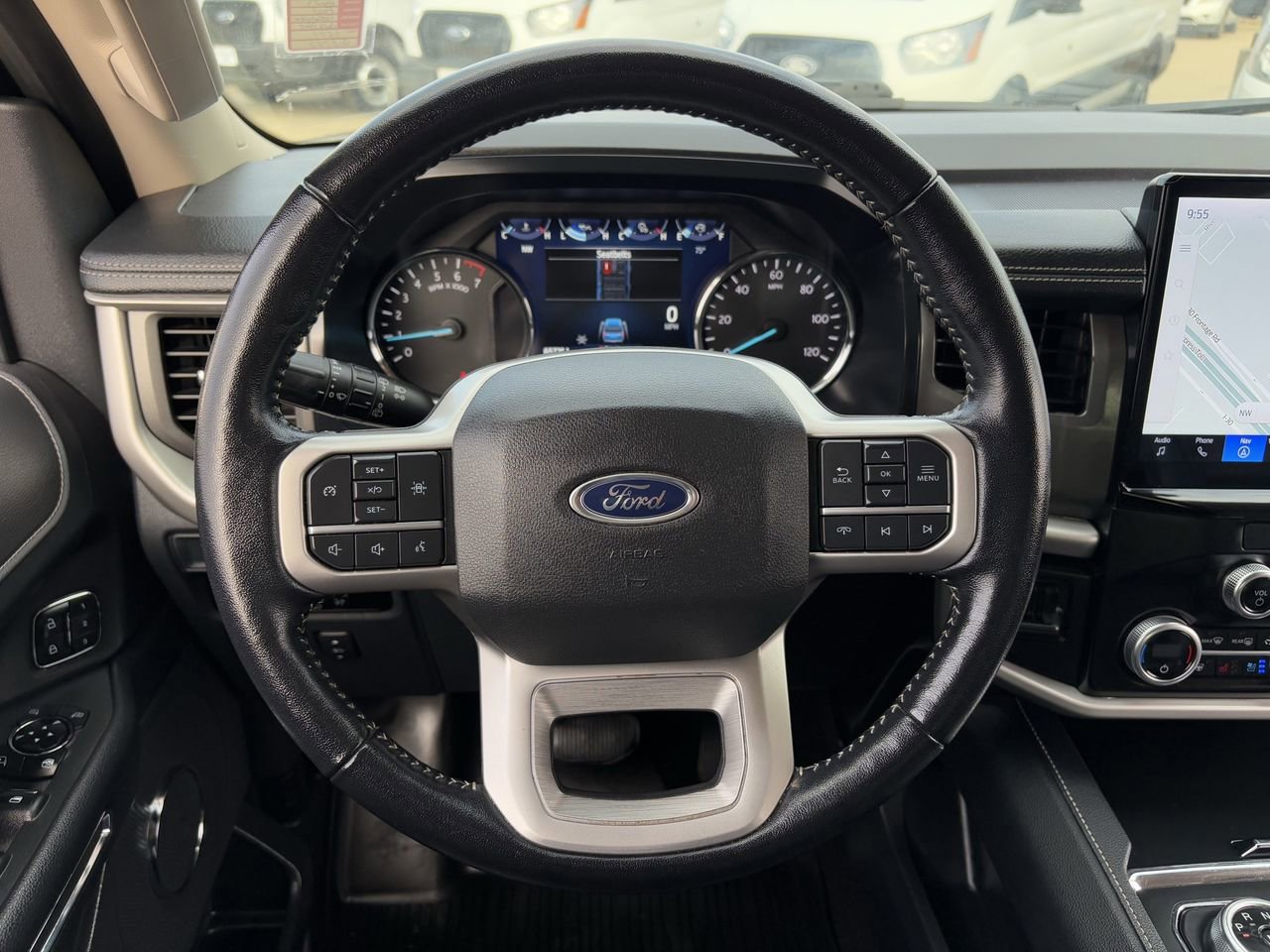 Used 2023 Ford Expedition XLT image 14