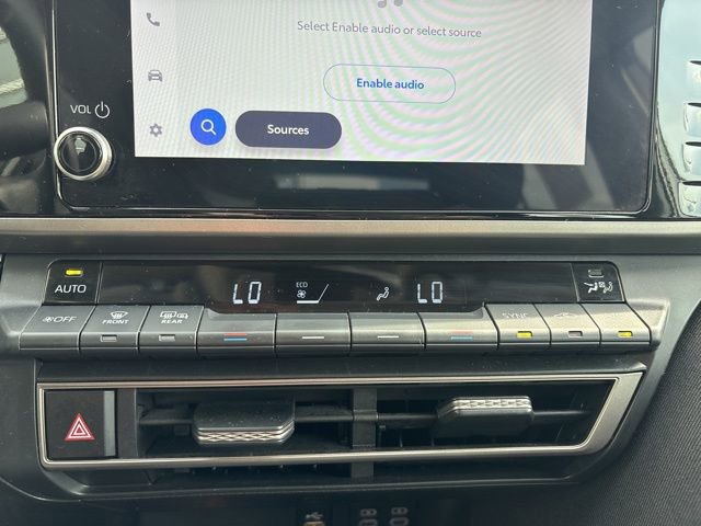 Used 2025 Toyota Camry LE FWD image 11