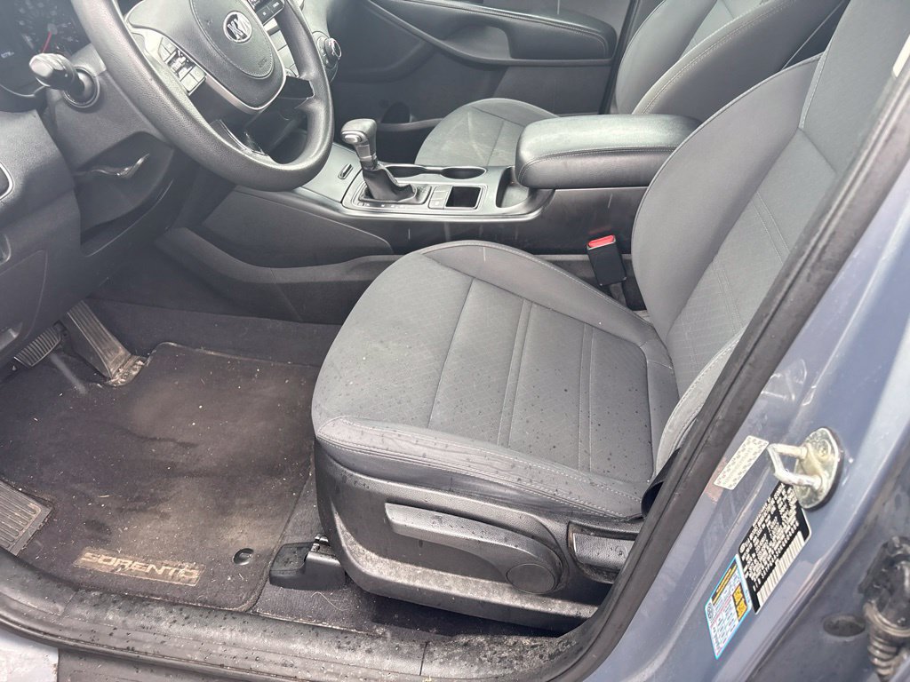 Used 2019 Kia Sorento L FWD image 4