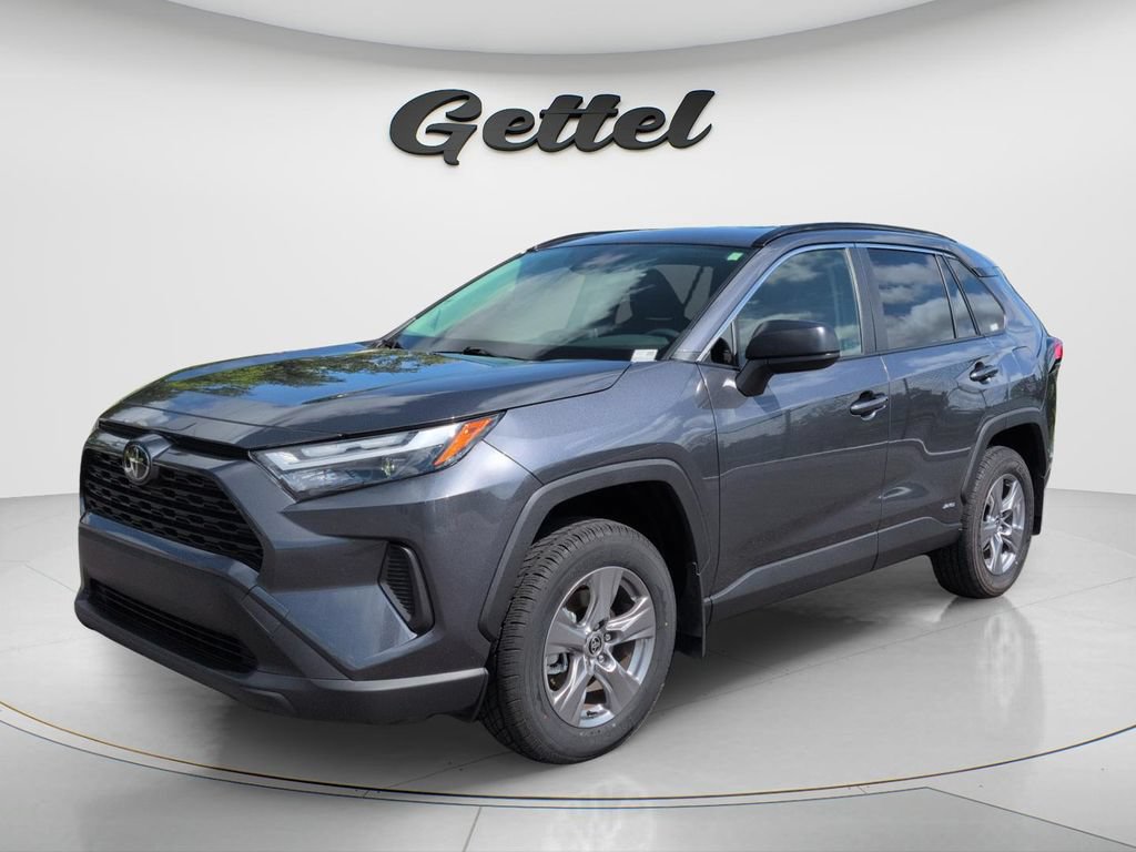 Used 2025 Toyota RAV4 LE AWD/4WD image 1
