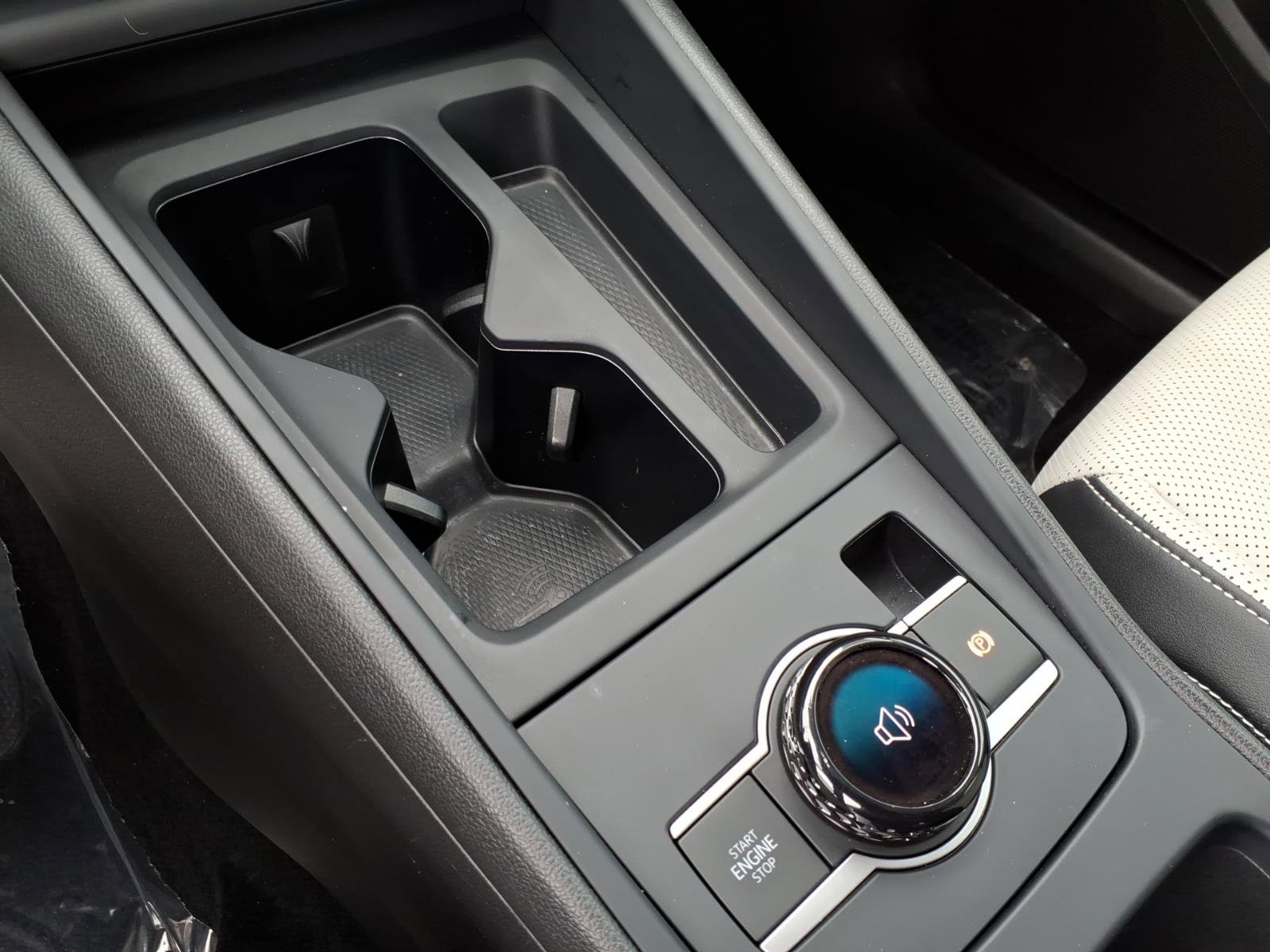 Certified 2025 Volkswagen Tiguan SE AWD/4WD image 28