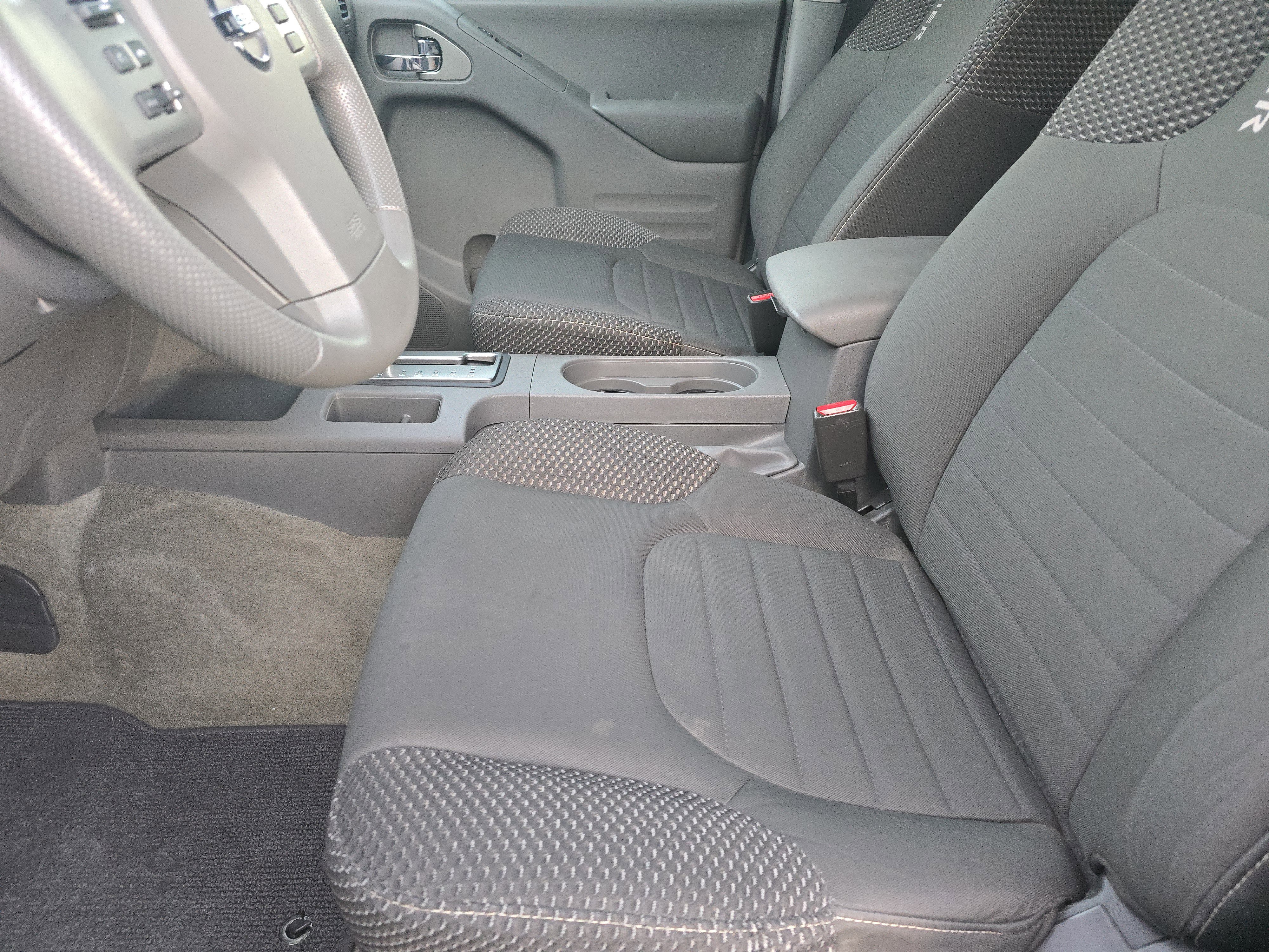 Used 2015 Nissan Frontier Desert Runner image 9