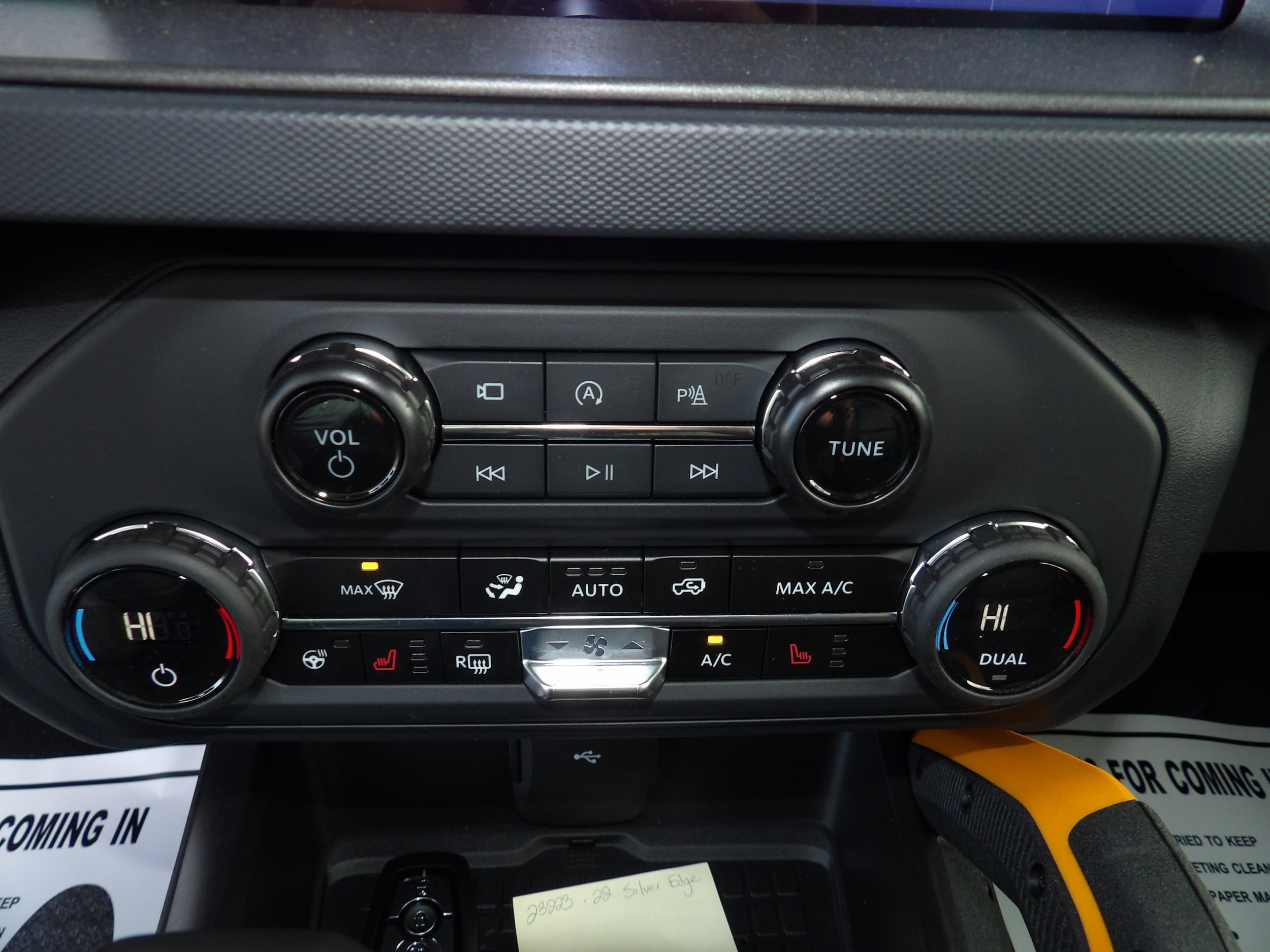 New 2024 Ford Bronco Badlands AWD/4WD image 17