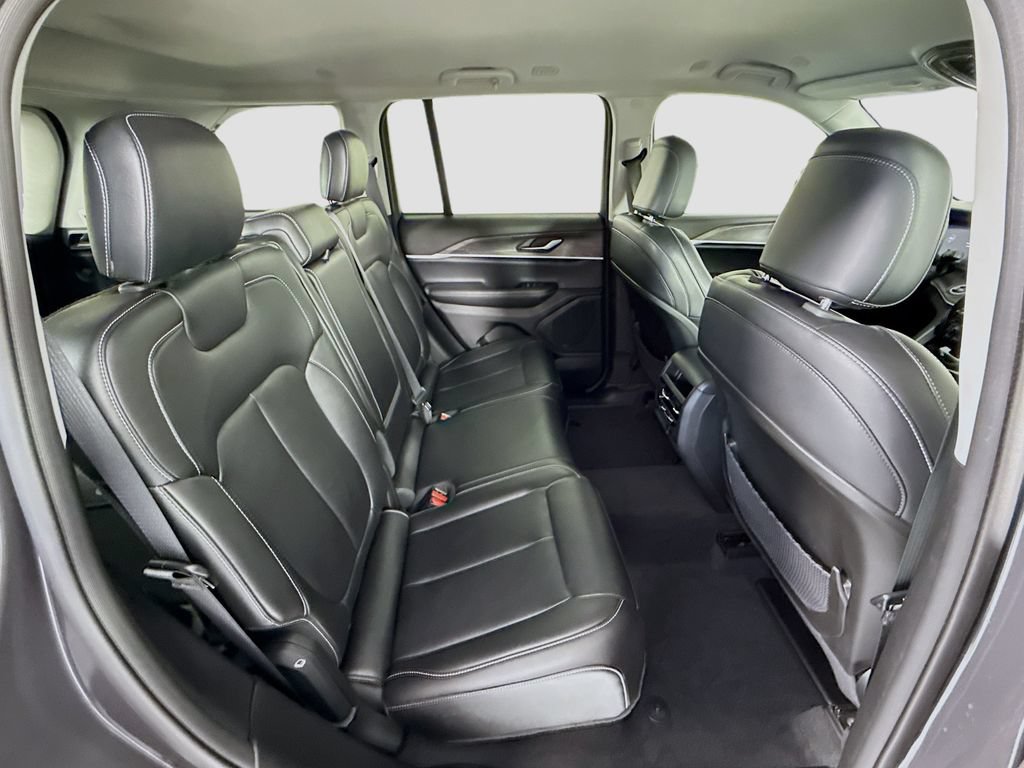 Used 2023 Jeep Grand Cherokee Limited RWD image 22