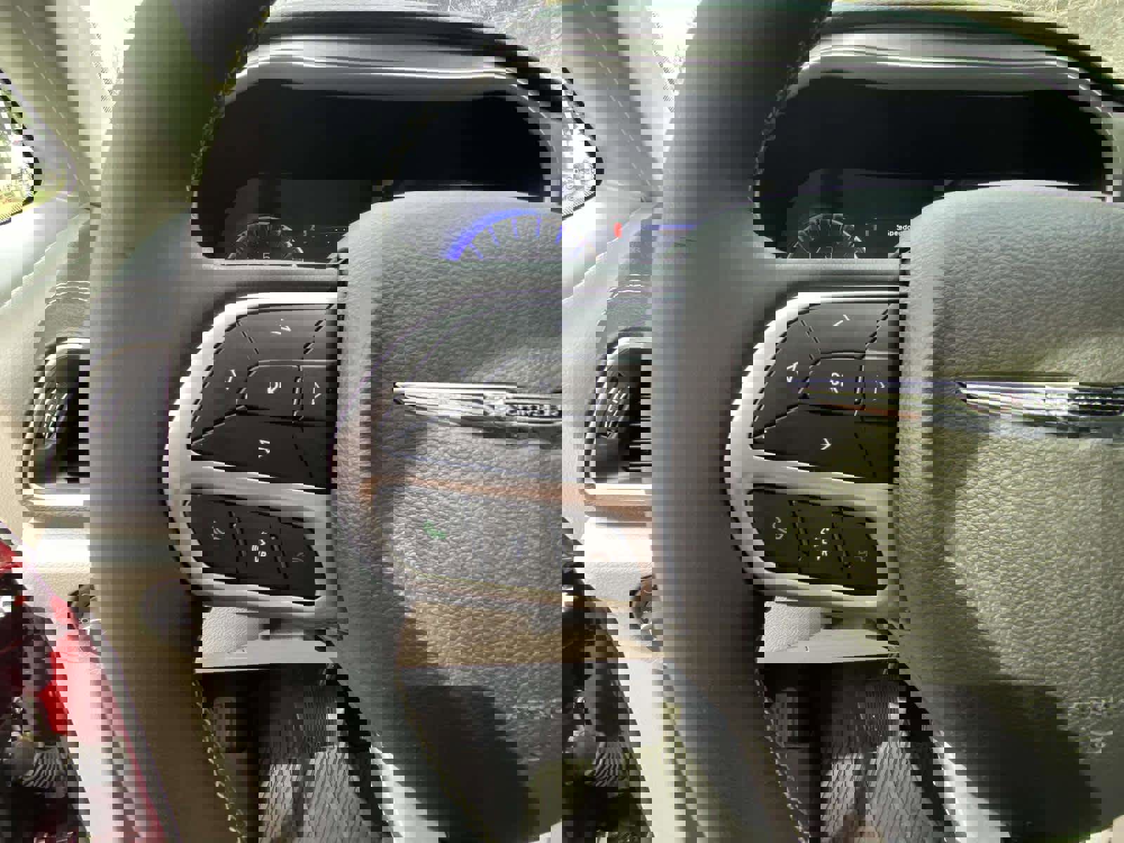 Used 2023 Chrysler Pacifica Touring-L AWD/4WD image 15