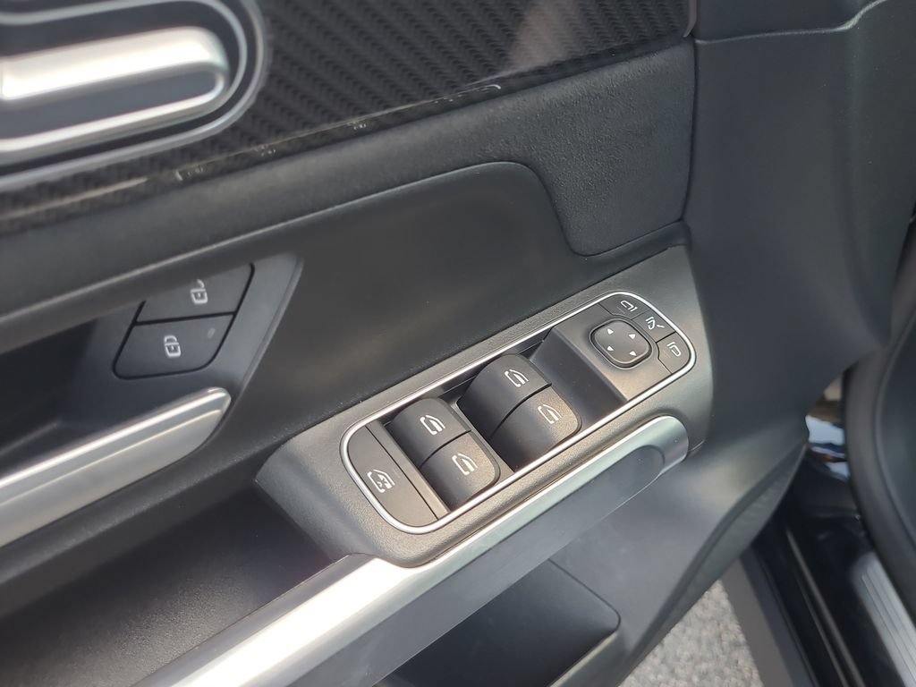 Used 2024 Mercedes-Benz GLB 250 image 23
