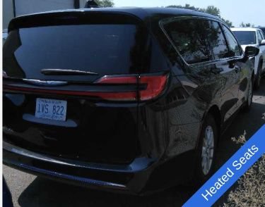 Used 2024 Chrysler Pacifica Touring-L FWD image 7