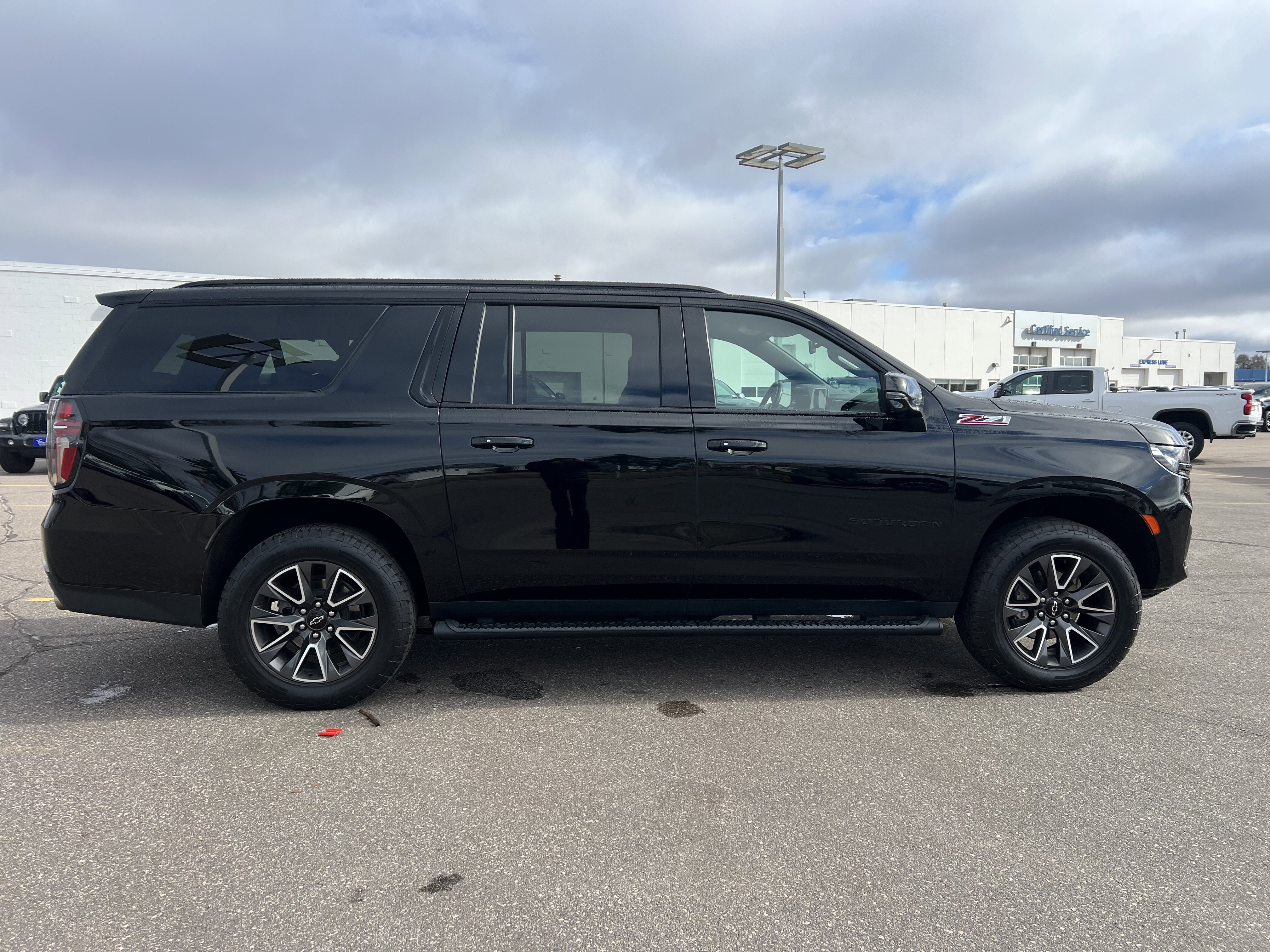 Certified 2022 Chevrolet Suburban Z71 w/ Z71 Off-Road Package image 9