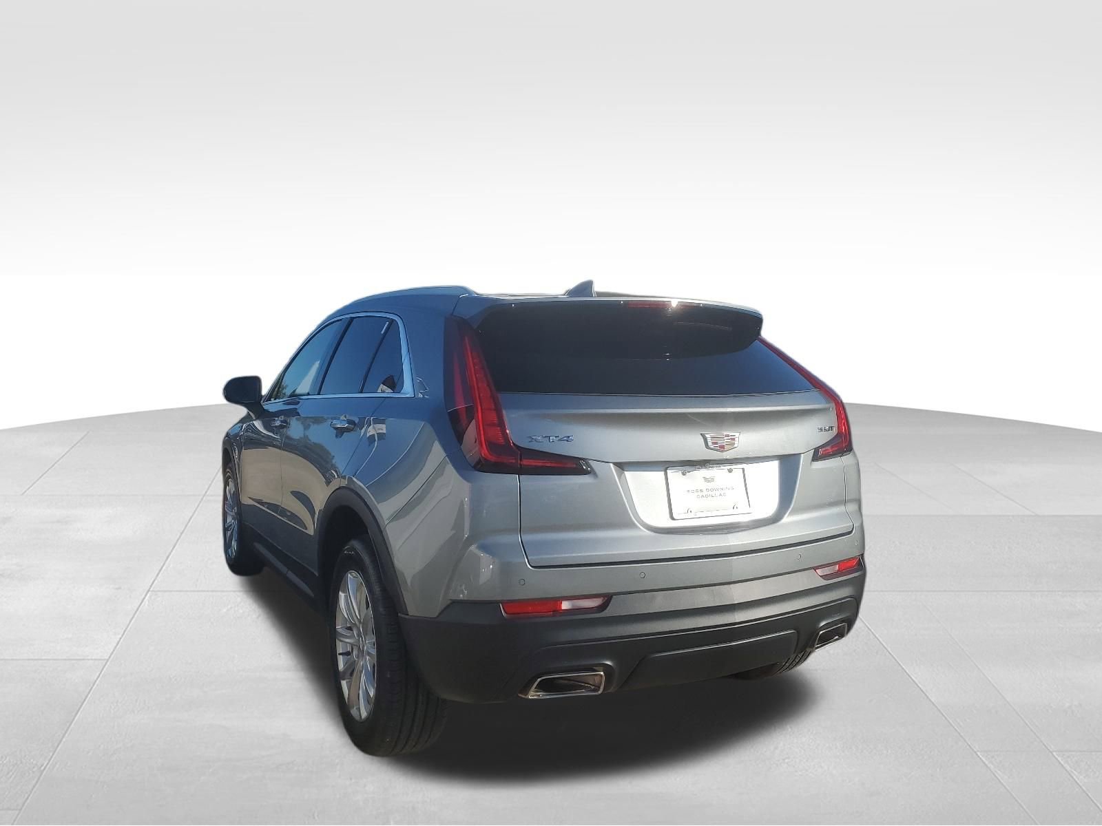 Certified 2023 Cadillac XT4 Luxury w/ Cold Weather Package image 6