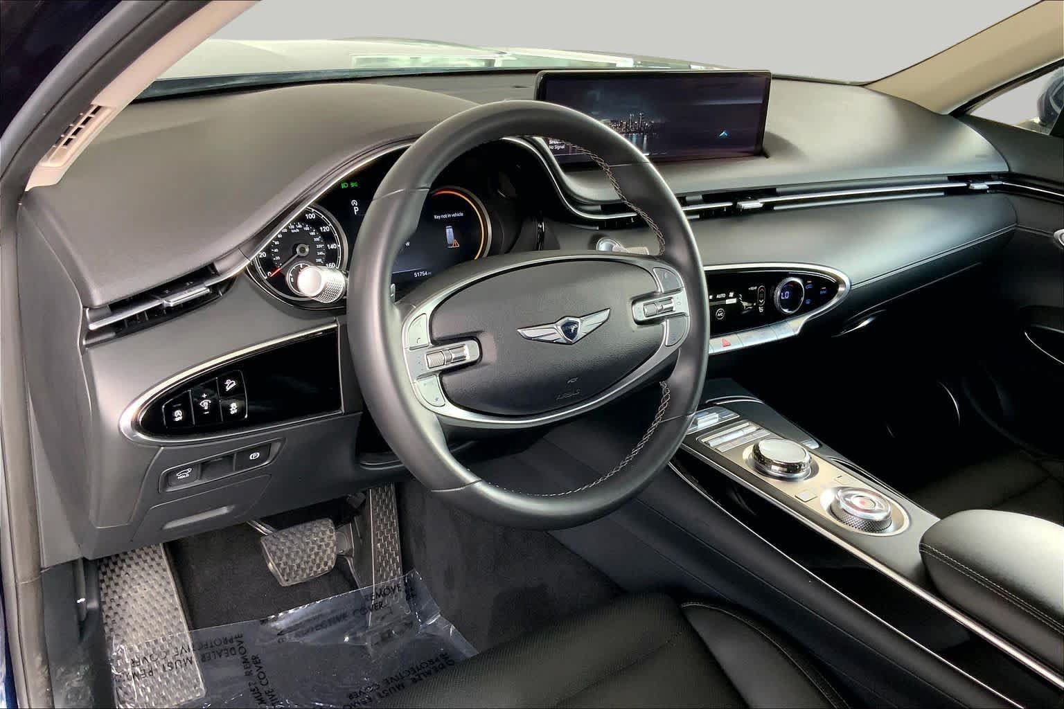 Used 2025 Genesis GV70 2.5T AWD/4WD image 18