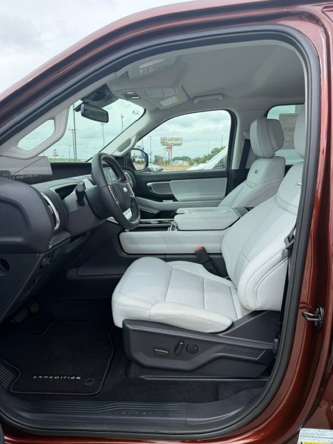 New 2027 Ford Expedition Platinum AWD/4WD image 6