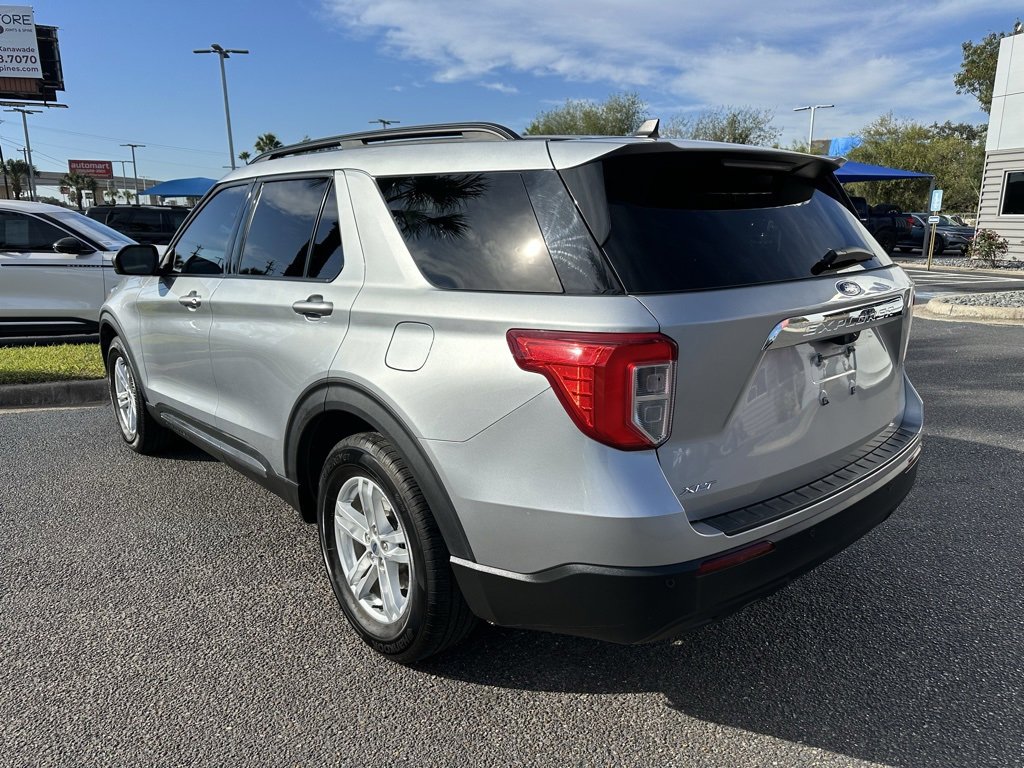 Used 2023 Ford Explorer XLT image 4