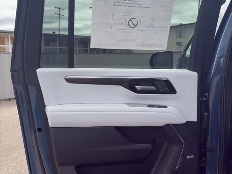 New 2026 Chevrolet Suburban Premier image 12