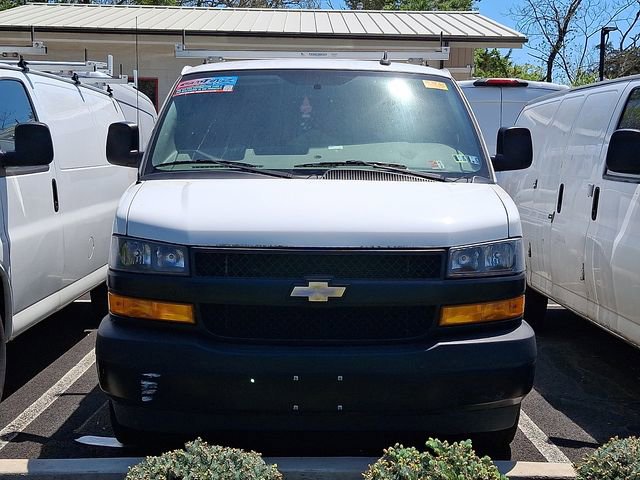 Used 2021 Chevrolet Express 2500 RWD image 2