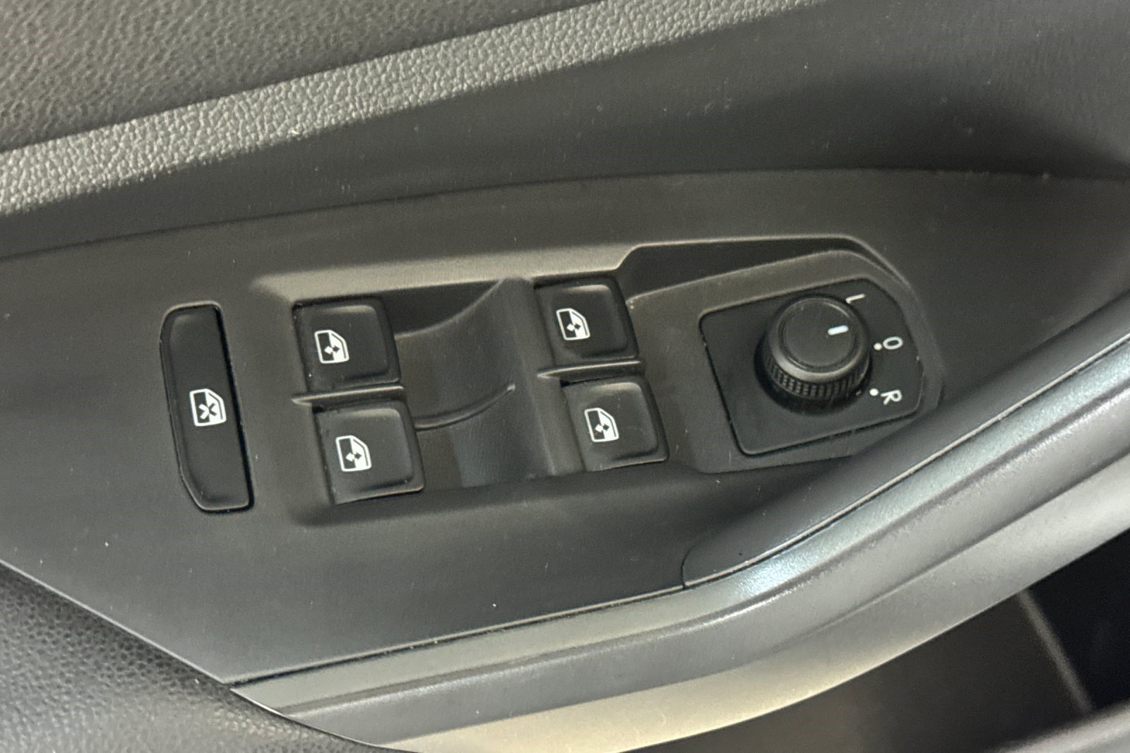 Used 2020 Volkswagen Jetta S FWD image 13