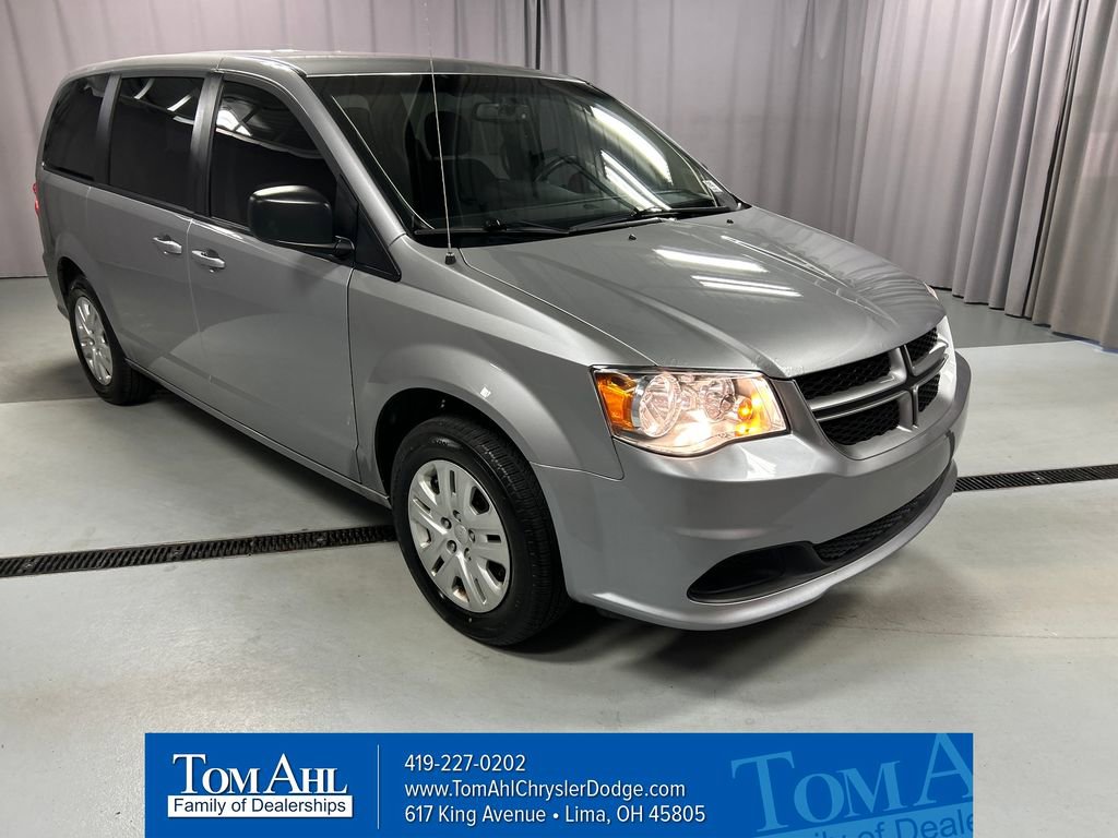 Used 2018 Dodge Grand Caravan SE w/ UConnect Hands-Free Group image 1