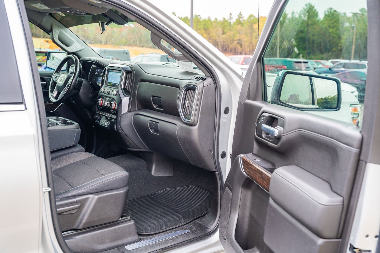 Used 2019 GMC Sierra 1500 SLE w/ SLE Value Package image 10