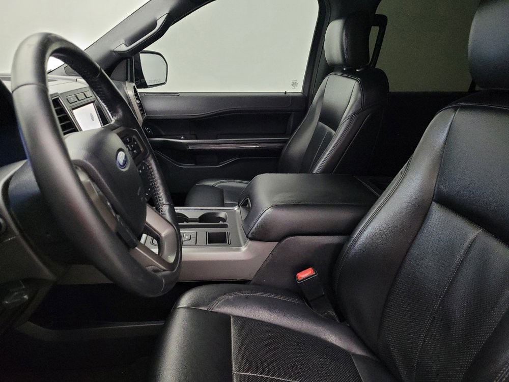 Used 2020 Ford Expedition XLT w/ Black Accent Package RWD image 17