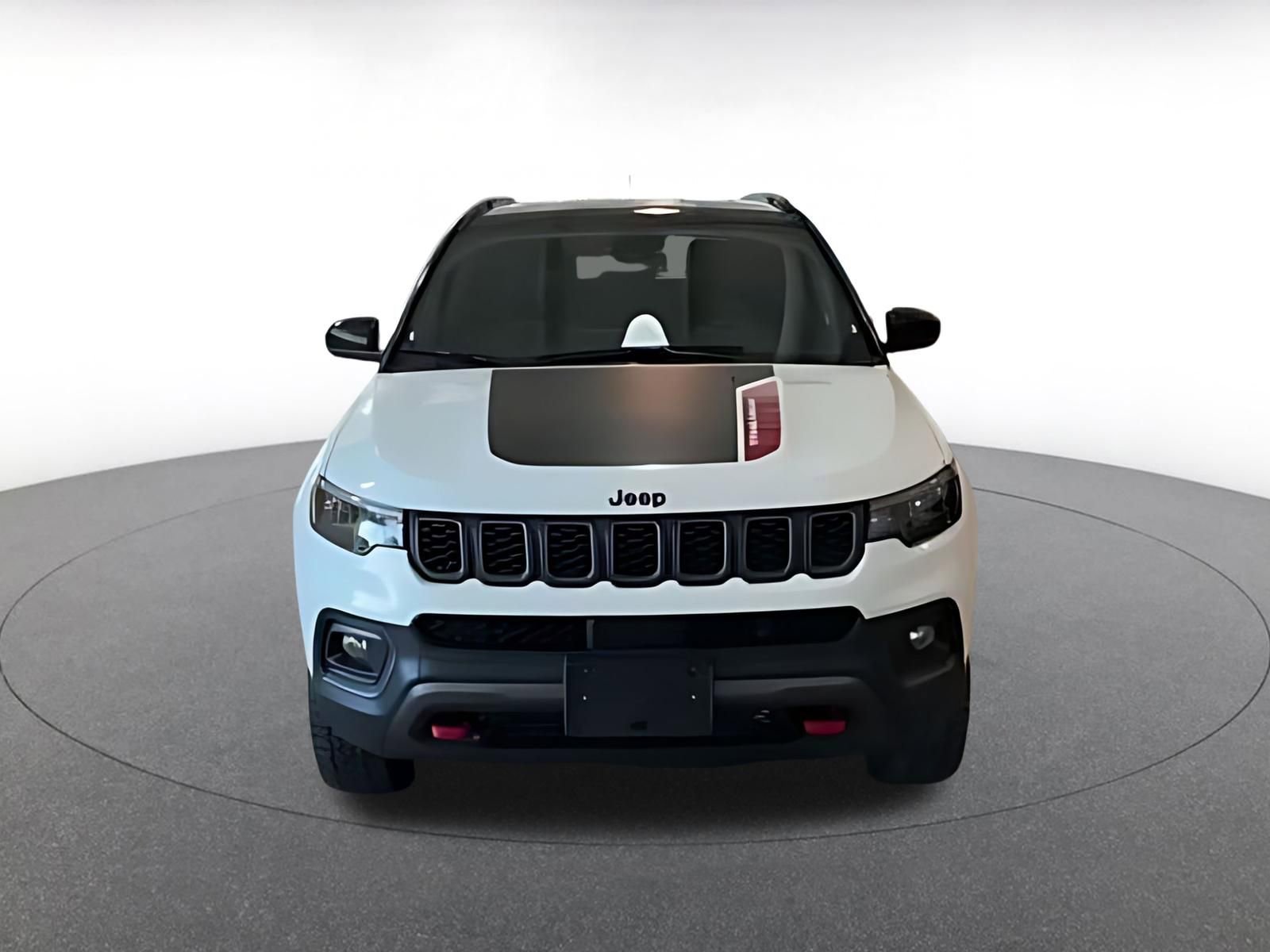 Used 2025 Jeep Compass Trailhawk image 16