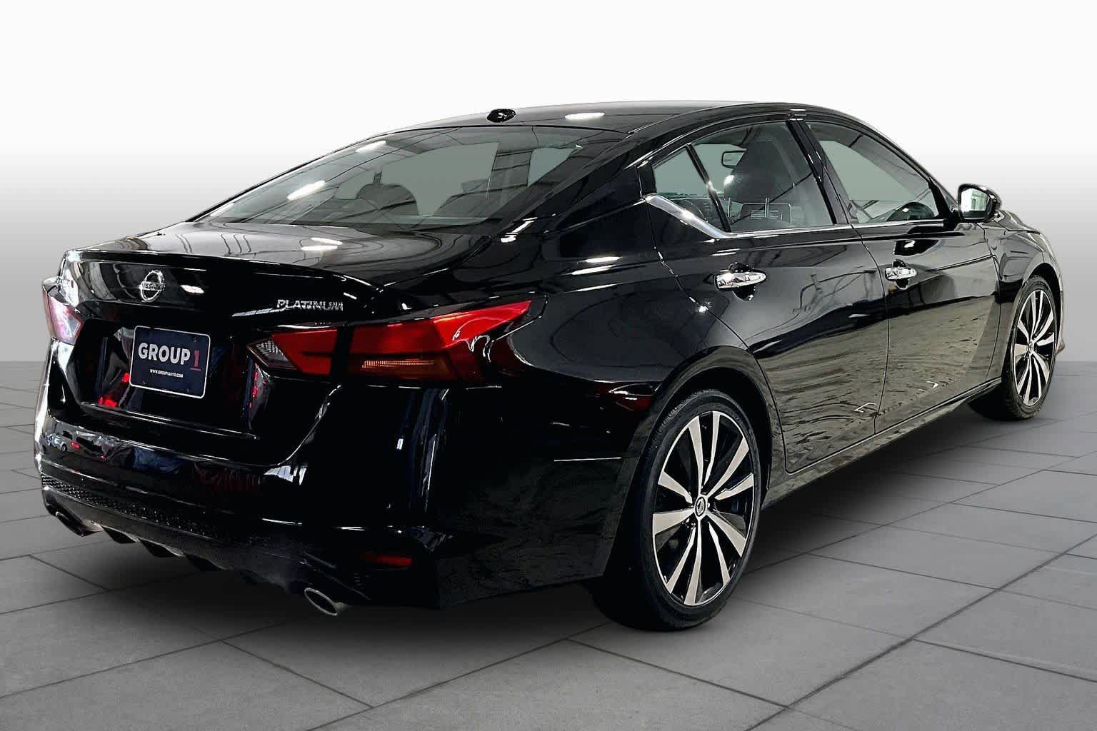 Used 2019 Nissan Altima 2.5 Platinum FWD image 13