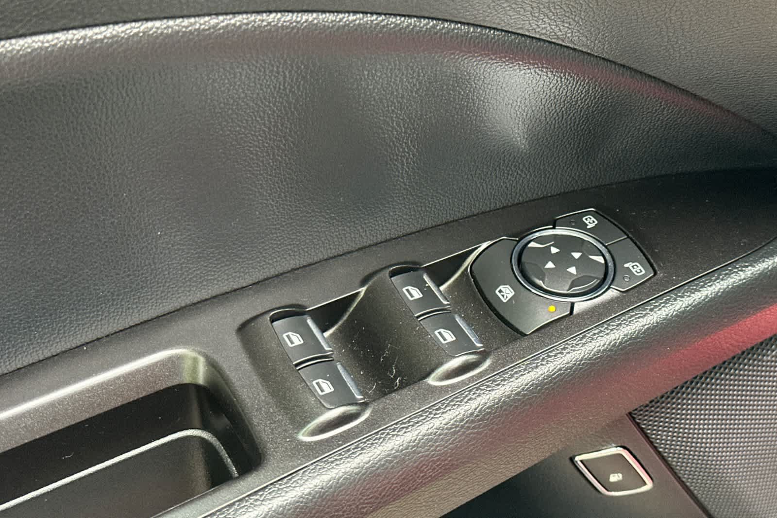 Used 2017 Ford Fusion Energi SE FWD image 13