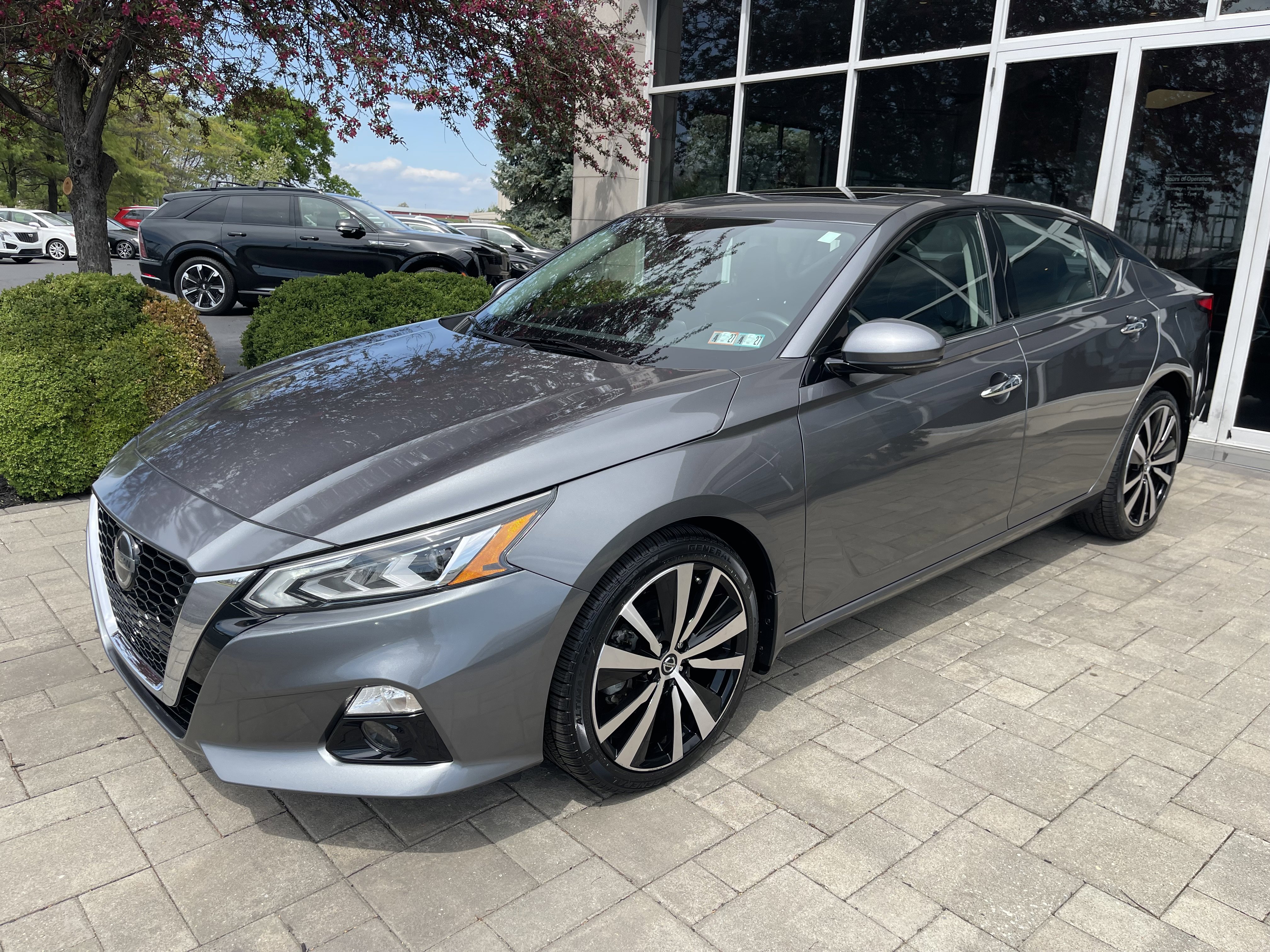 Used 2021 Nissan Altima 2.5 Platinum image 3