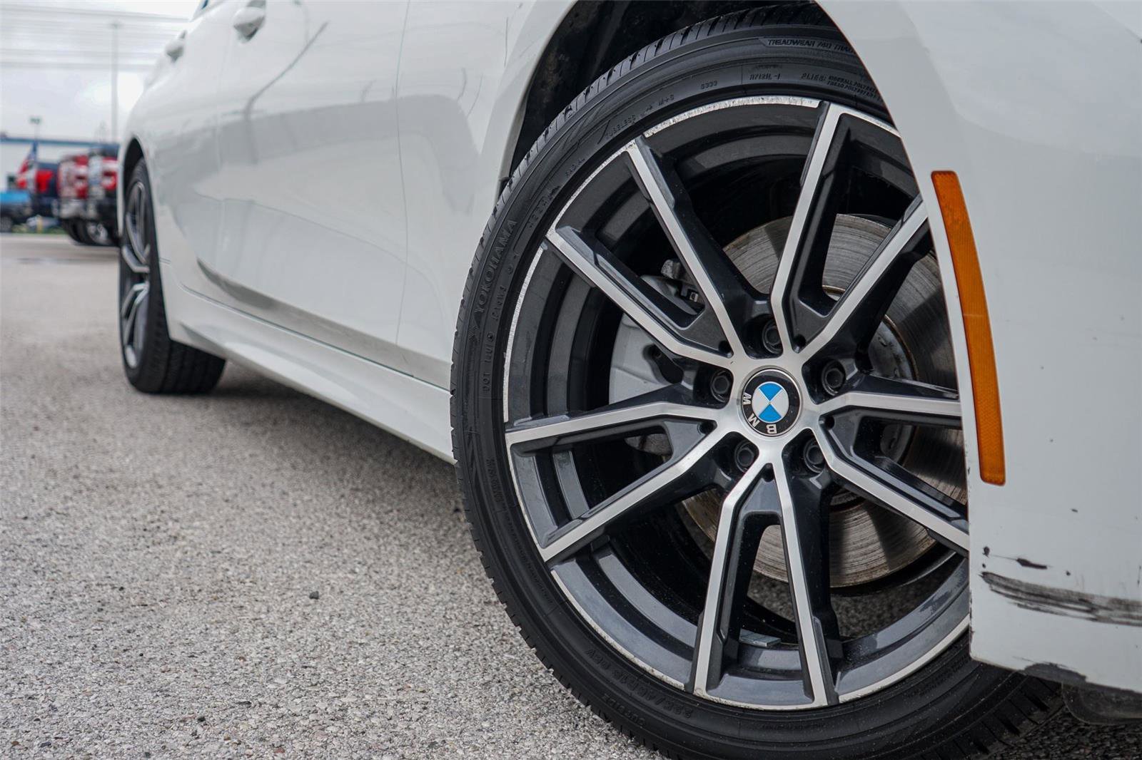 Used 2019 BMW 330i Sedan RWD image 2