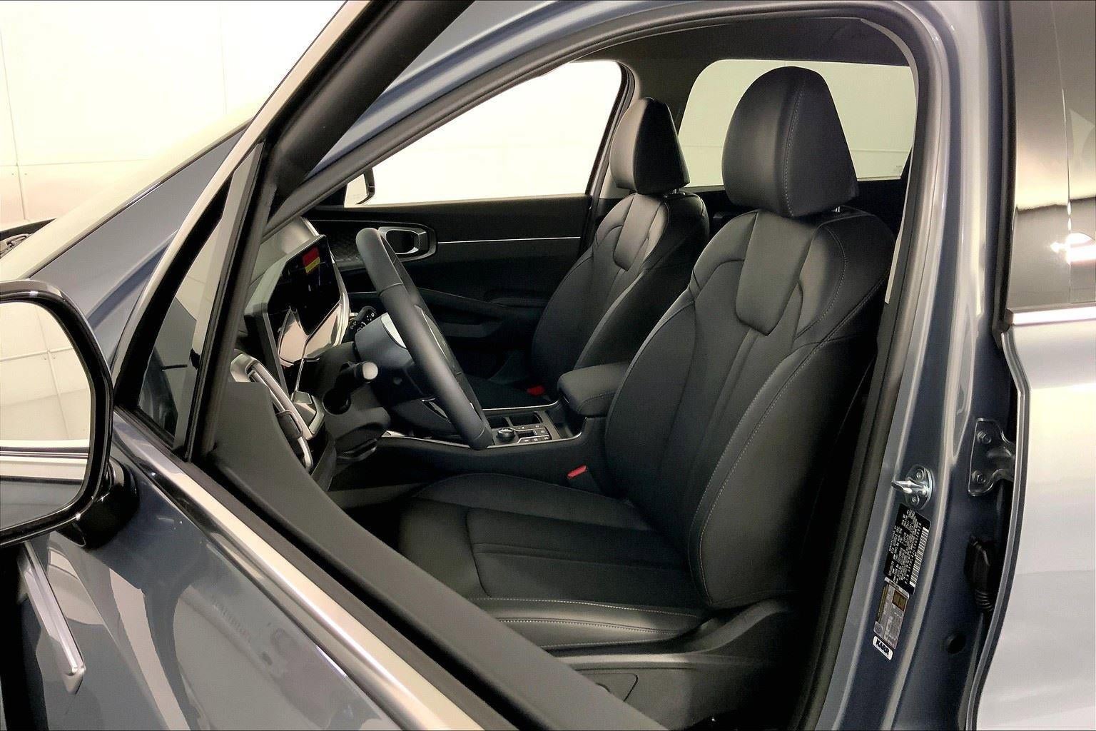 New 2025 Kia Sorento S FWD image 9