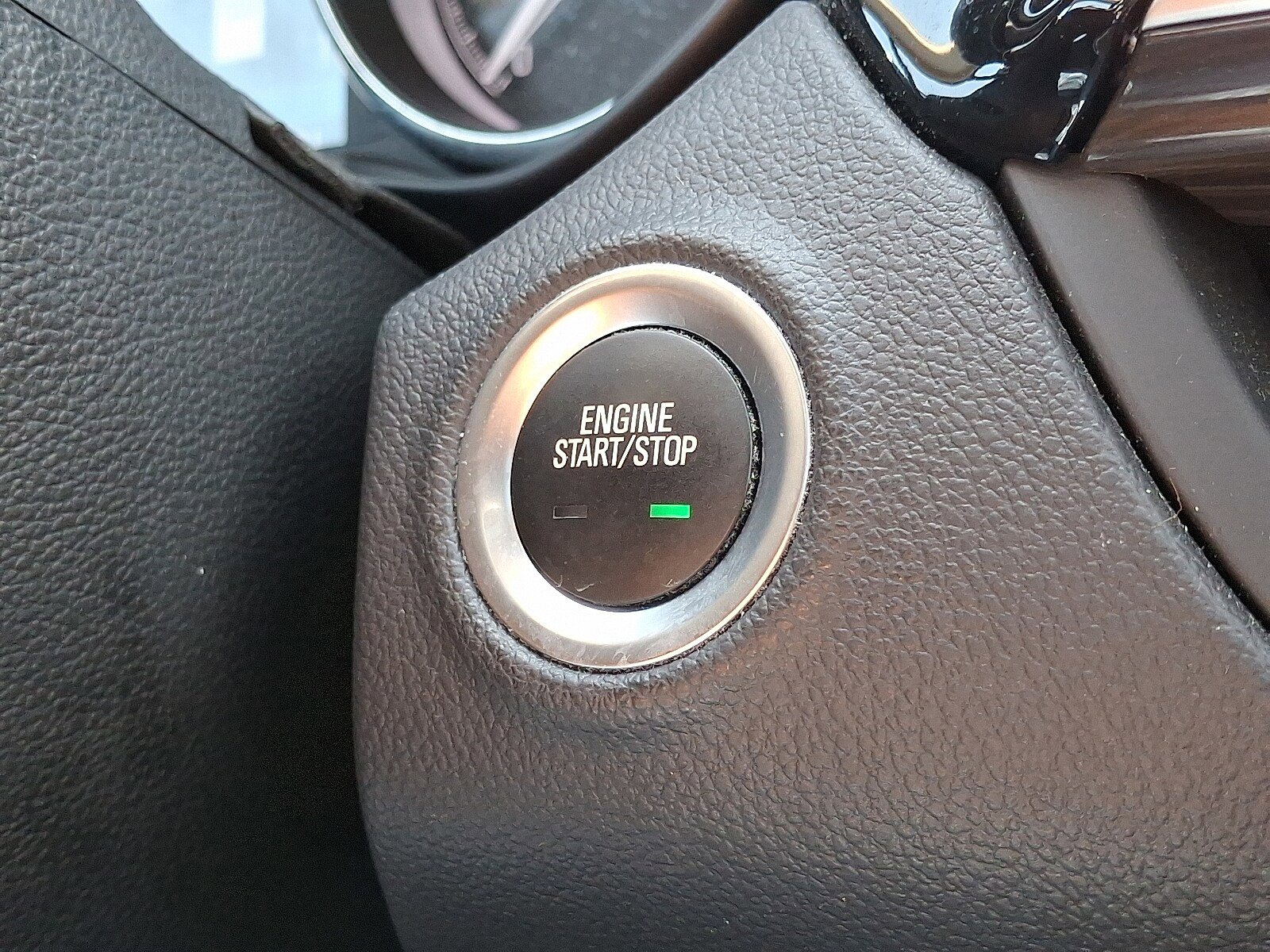 Used 2020 Buick Envision Essence w/ Experience Buick Package AWD/4WD image 27